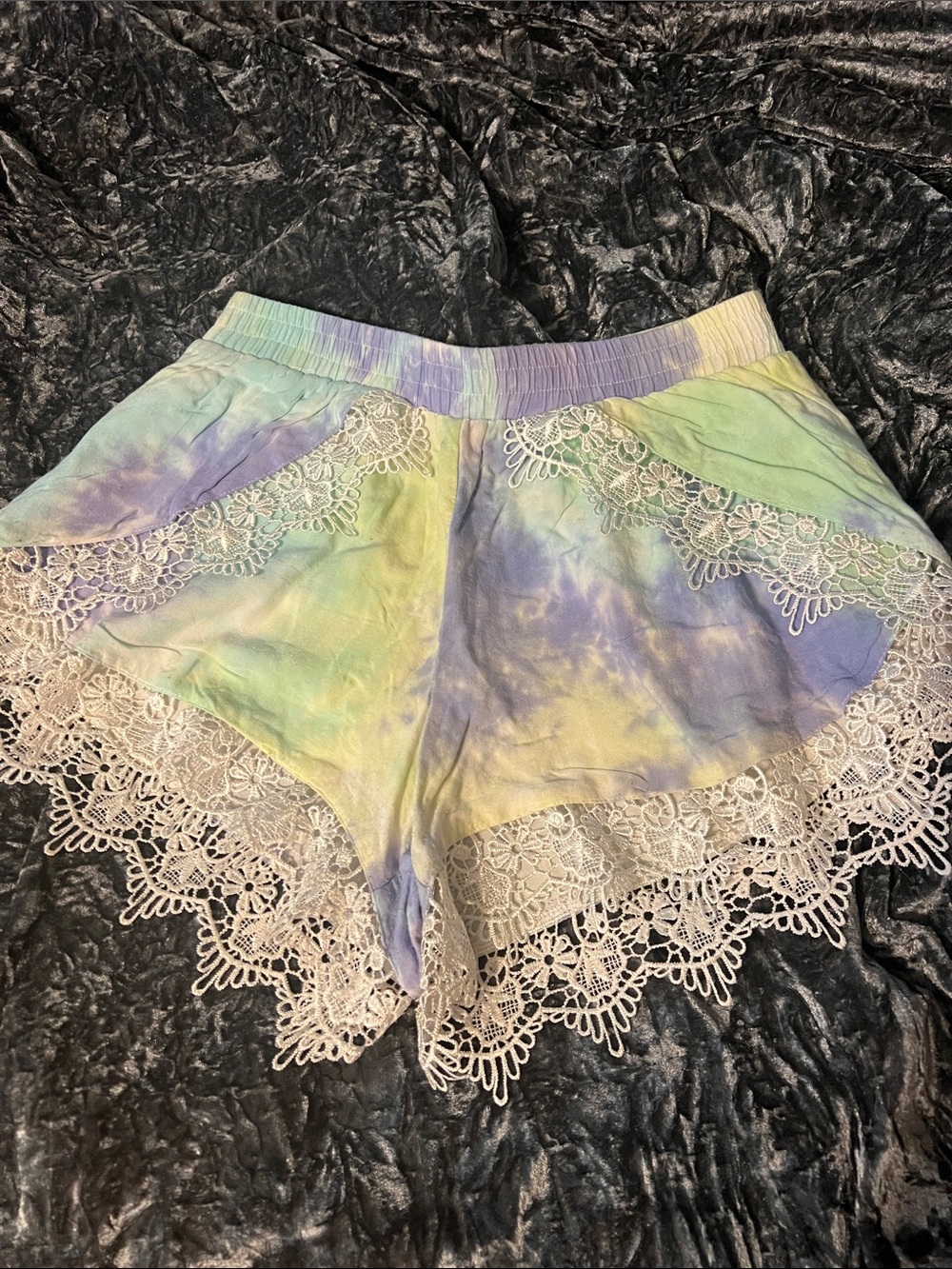 Tobi Tie Dye Lace Shorts